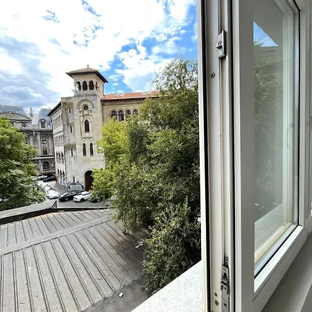 City Centre With Ac